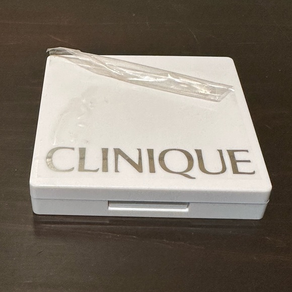 new eye makeup bundle;4 eye shadows; 2 eyeliners; & 1 eyeshadow & blush palette - Picture 7 of 10